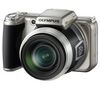 OLYMPUS SP-800 UZ - Silver + Kameratasche für Bridgekameras 13 X 11 X 10 CM + SDHC-Speicherkarte 16 GB  + Akku LI-50B + Speicherkartenleser 1000 in 1 USB 2.0